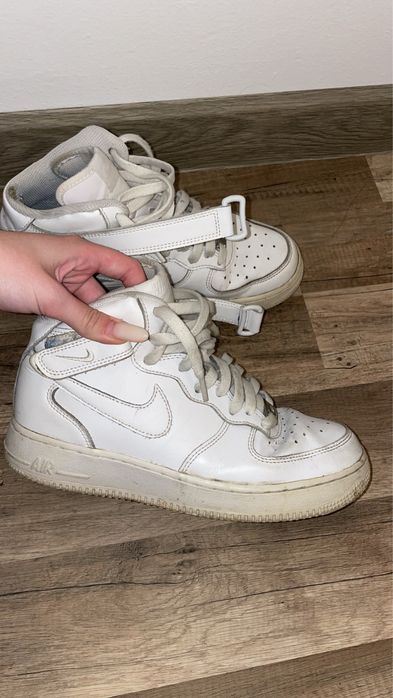 Air force 1 mid sneakersi, cu defecte