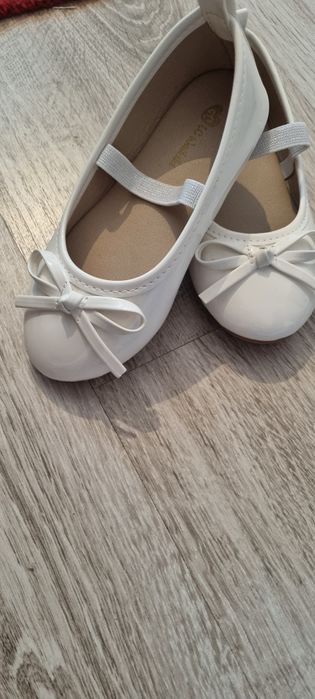 Продам туфли лаковые детские