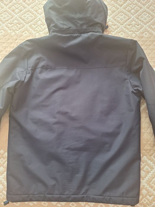 Продам куртку для мальчика