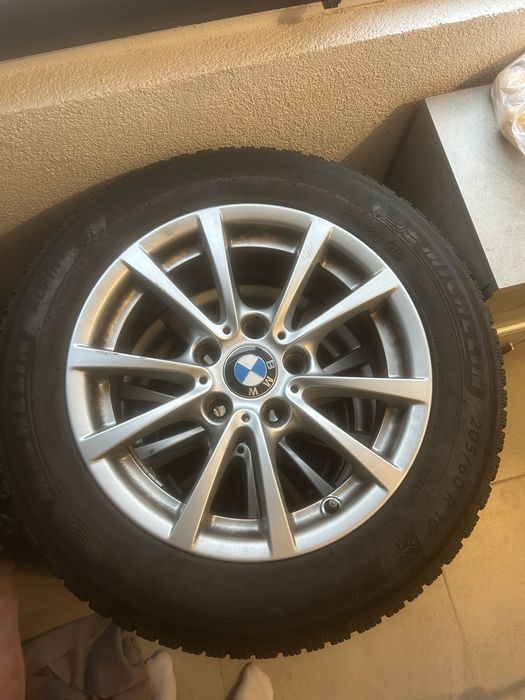 Set 4 jante aliaj BMW R16 5x120 cu anvelope 205/60 R16 – Michelin și Dunlop