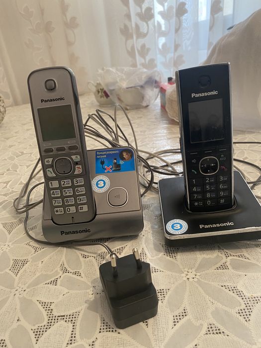 Пульты от телевизора и dvd, телефон