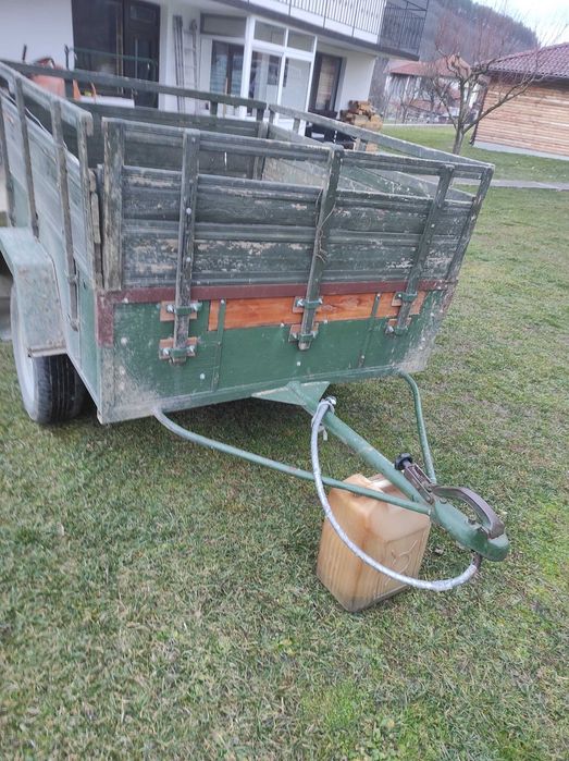 Продавам туристическо ремарке