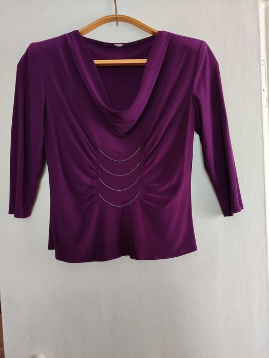 Костюм юбка и блузка.