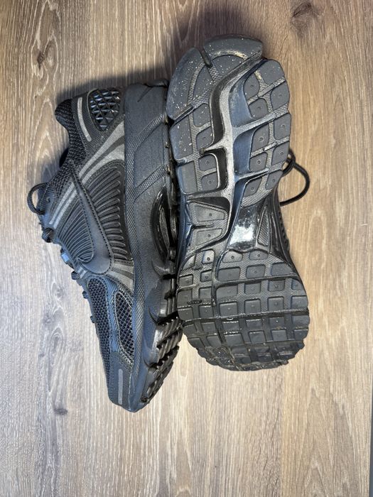 Nike Zoom Vomero 5 "Triple Black" - Mărimea 43 (24,5cm) - Originali