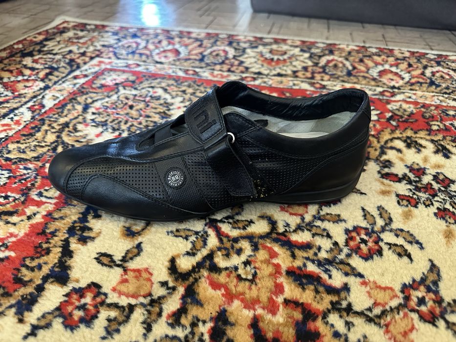 Продам обувь новые