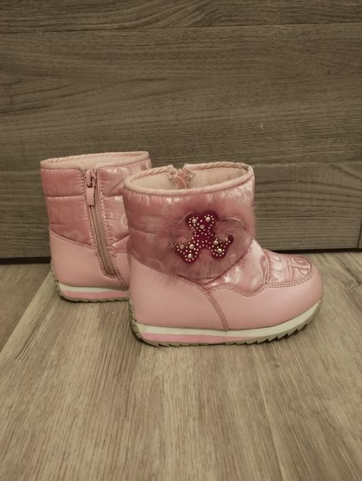 Продам детские зимние сапожки