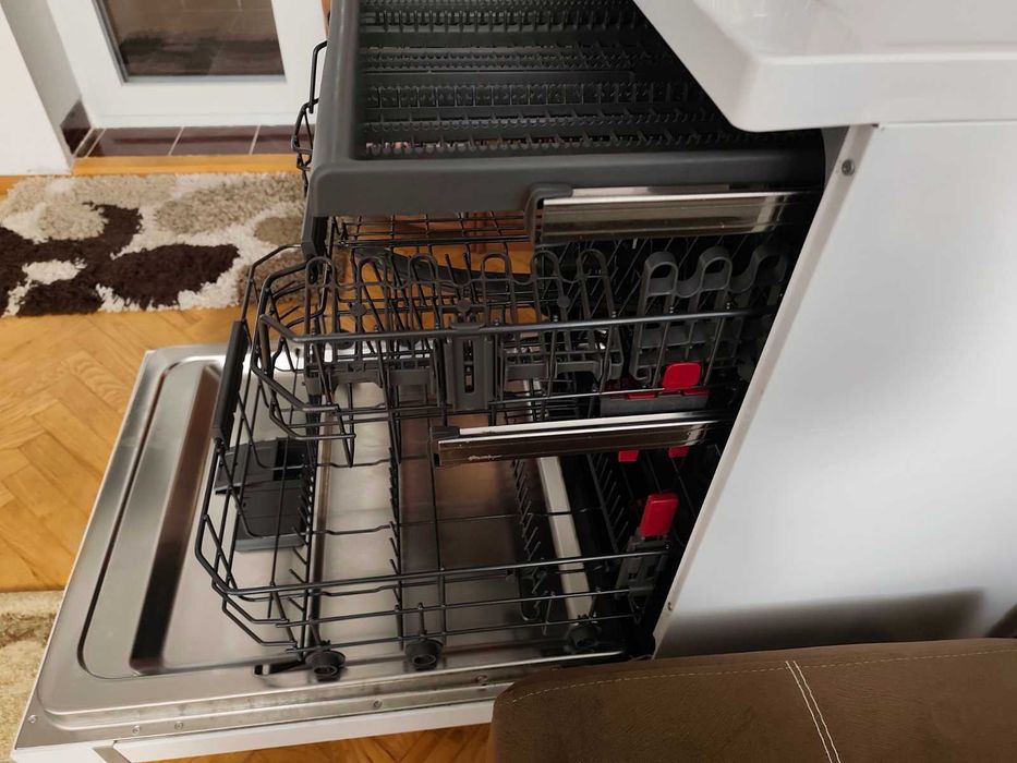 Съдомиялна машина Whirlpool, 6 Sense, Power clean