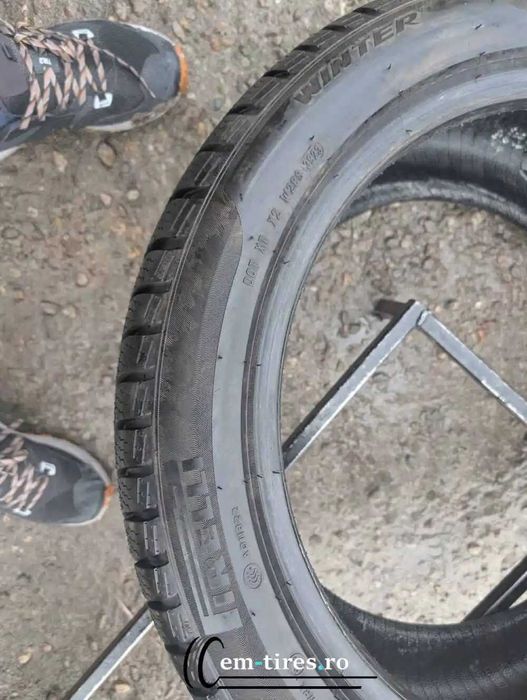 Anvelopa Iarna 275/40 R19 PIRELLI Sottozero 3 105V - Runflat