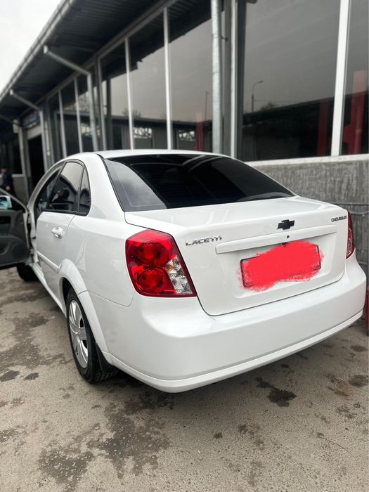 Продам лассети 2012 год.