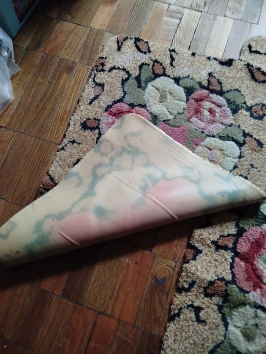 Продам коврики для ванной и туалета