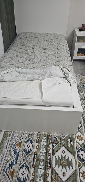Односпальная кровать от IKEA
