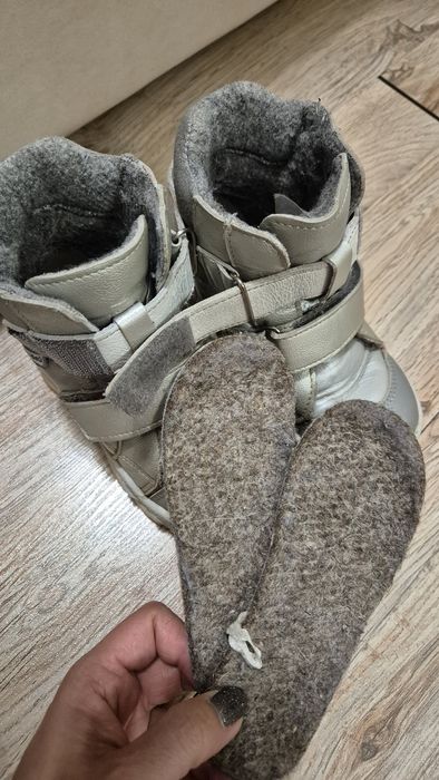 Продам зимние ботинки Котофей 28