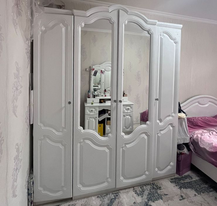 Спальный гарнитур