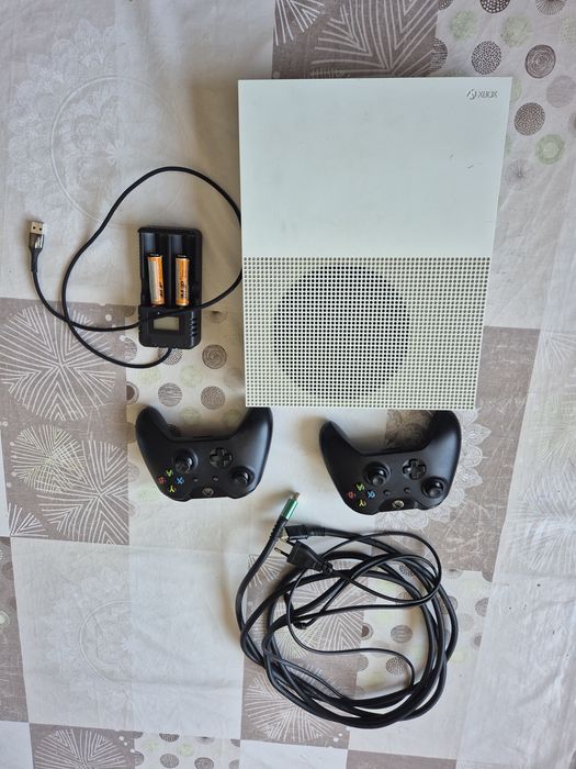 Xbox one s. 512g.