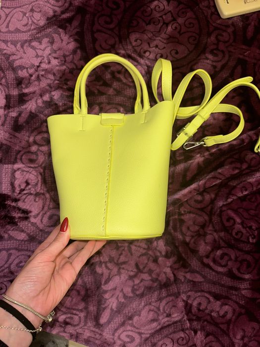 Дамска неонова чанта