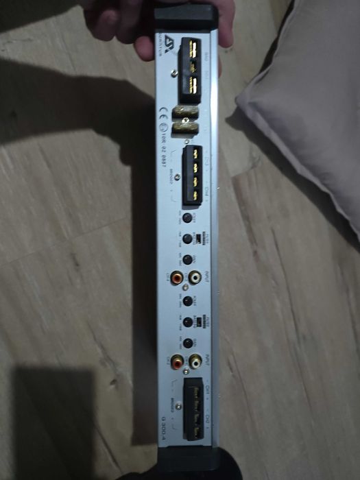 Stație audio auto ESX Q300.4 – 4 canale Clasa AB, SQ  medii și înalte