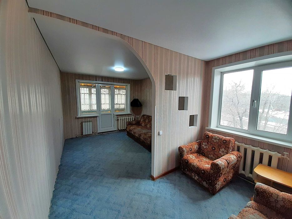 Продам 2-х комн. по Абая (3 мкр.)