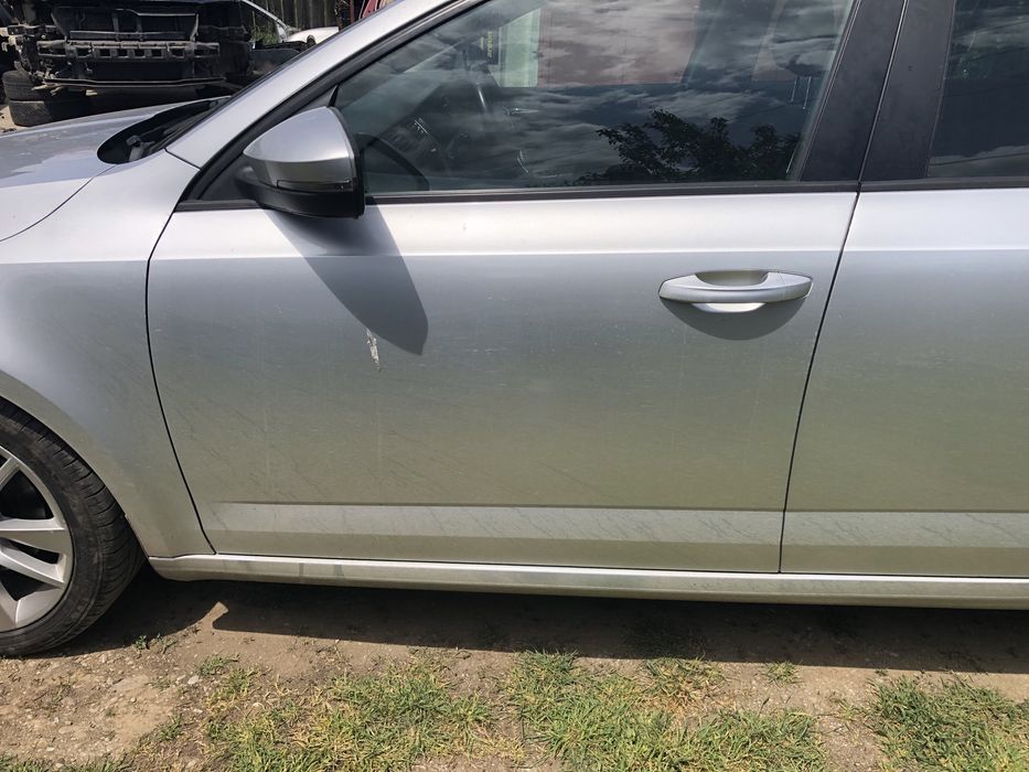 Usa portiera stanga dreapta fata spate Skoda Octavia 3 facelift 2017-2020 cod culoare LA7W HAION BARA SPATE berlina sedan