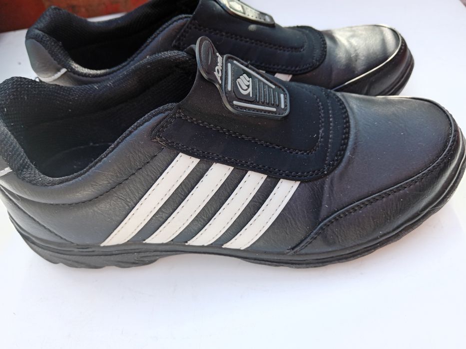 Продам кроссовки