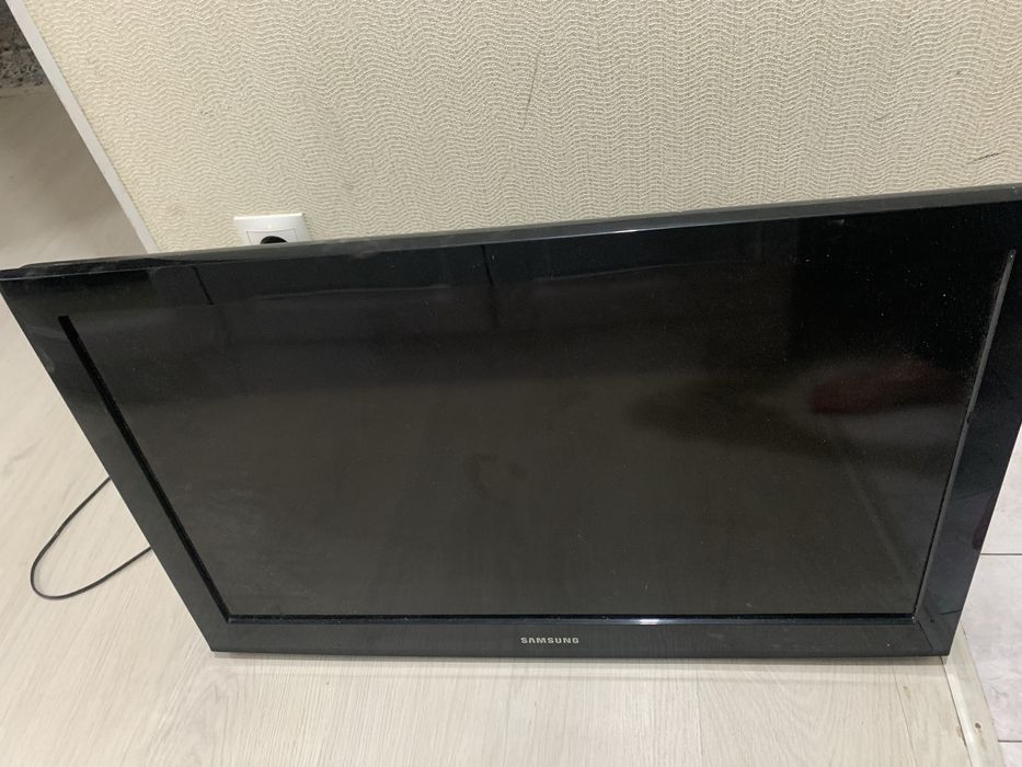 Продаю телевизор samsung