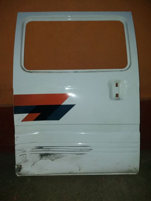 Damas eshik o'rta o'ng