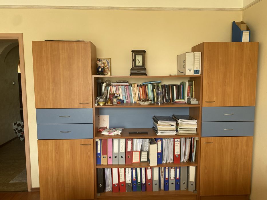 Офис оборудване, бюро, офис шкаф