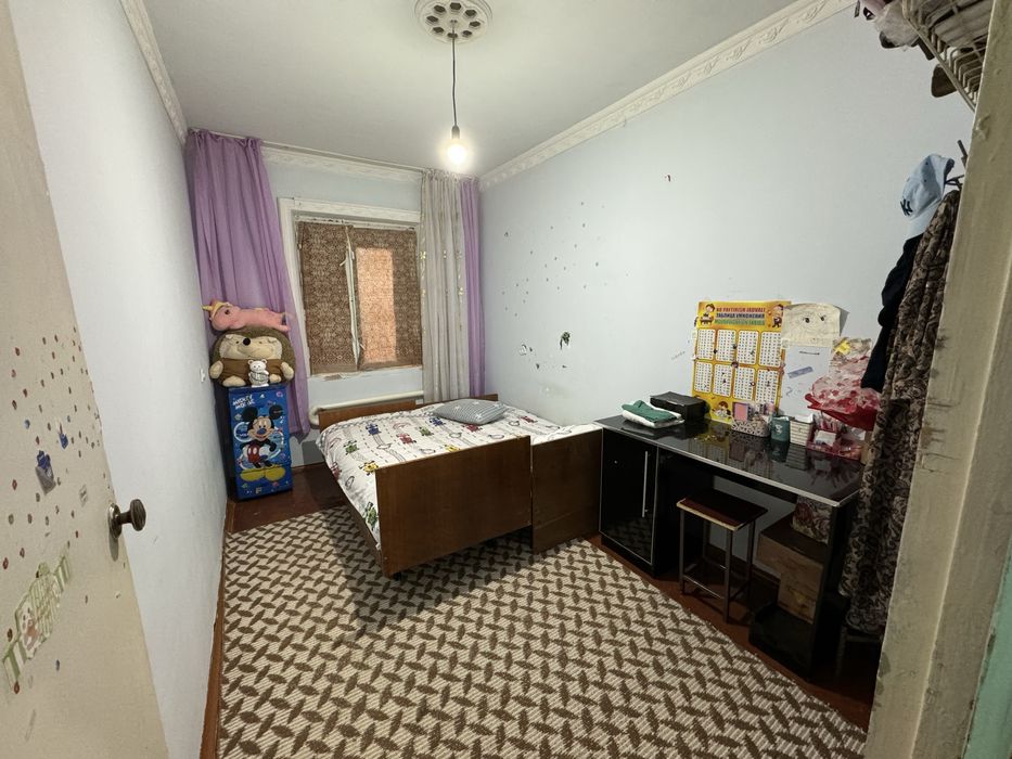 Uy sotiladi 4 xonali 5 qavatli domni 2 qavatida hamma sharoitlari bor