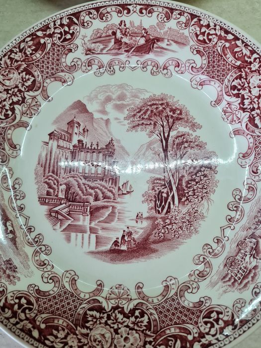 Сервиз за хранене