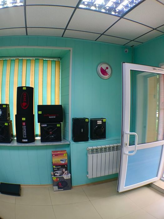 Продаётся ком.помещение магазин,бутик ,офис