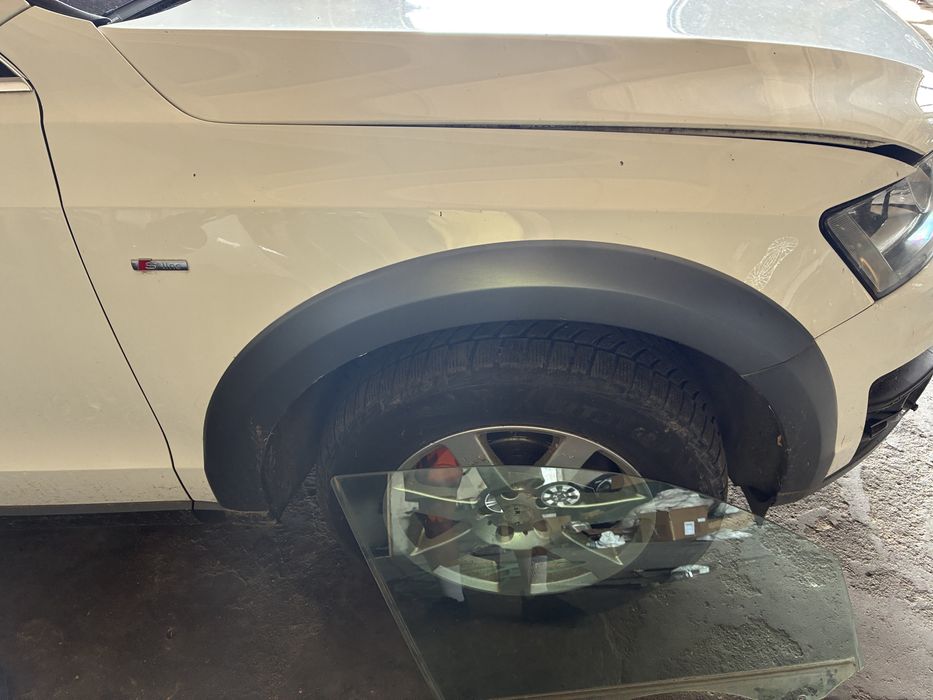 Bandou usa aripa audi q5 8R allroad