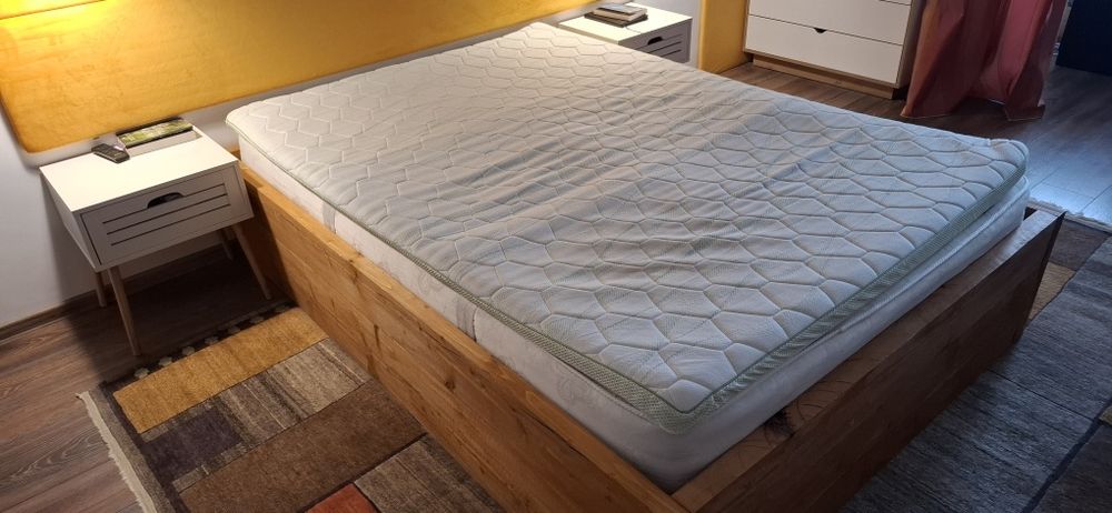 Pat cu somiera, saltea si topper 140cm x 200cm