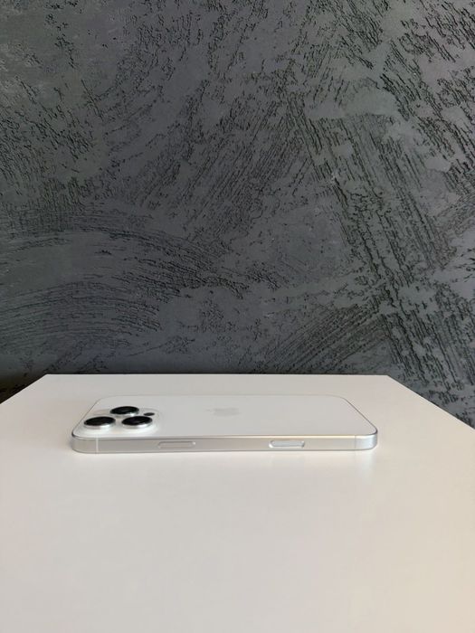 Като нов | Apple iPhone 16 Pro Max | 256 GB | White Titanium | 95% Battery Health | Физически SIM слот