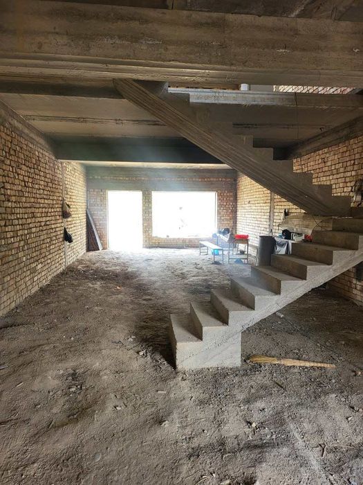 Яшнобод т. Срочно уй сотилади