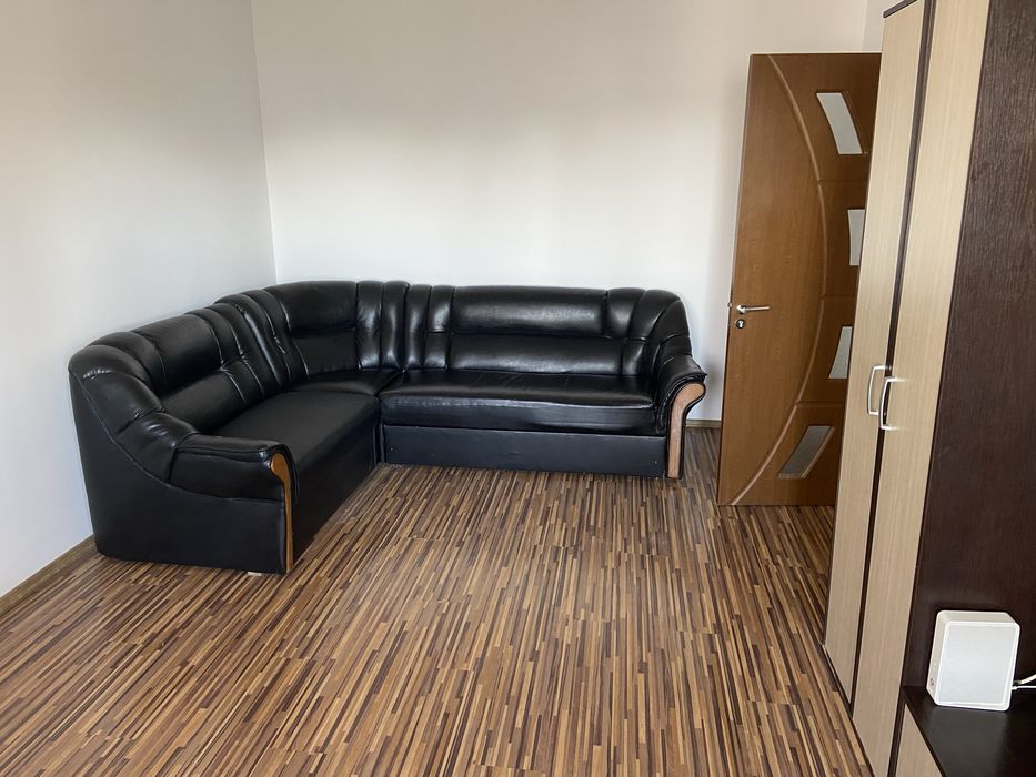 Inchiriez apartament decomandat cu 2 camere vis a vis de Campus .