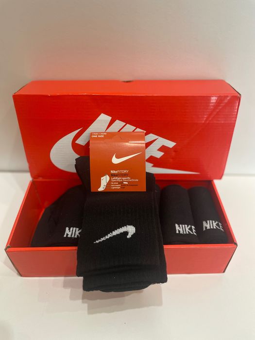 Чорапи Nike черни