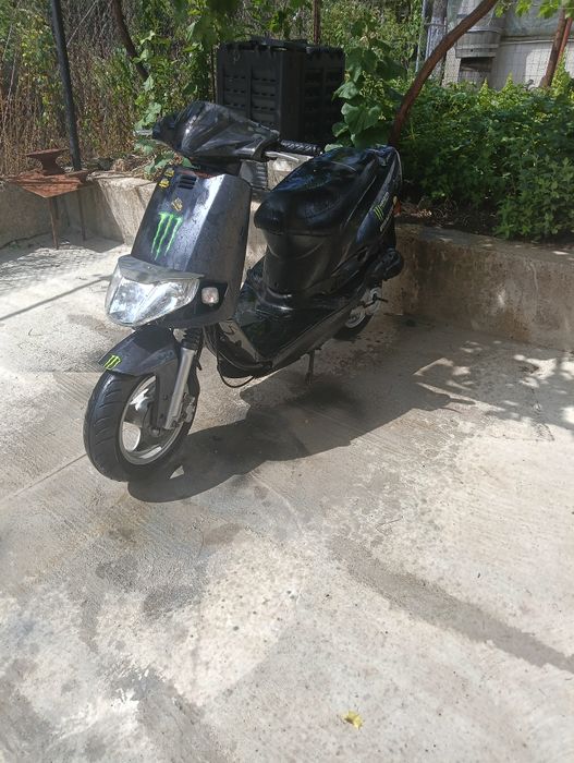 Продавам Скутер kymco