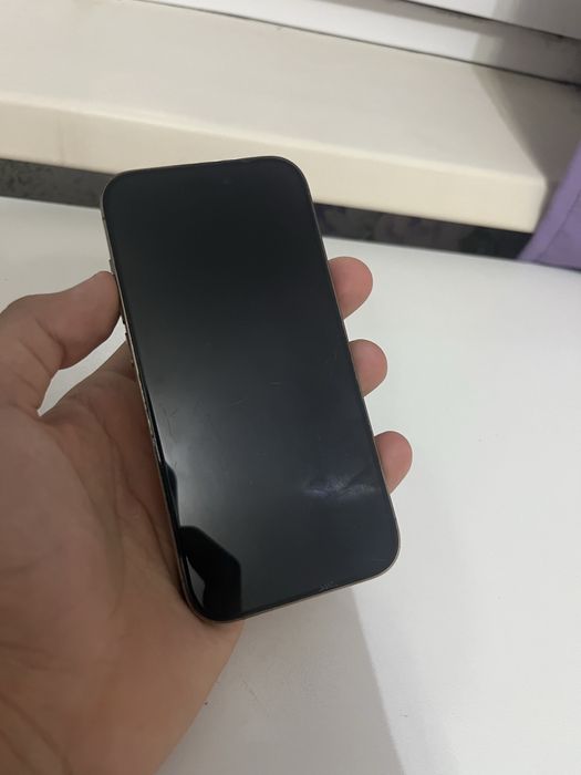 Продам оригинальный iPhone 14 Pro на 256 ГБ.