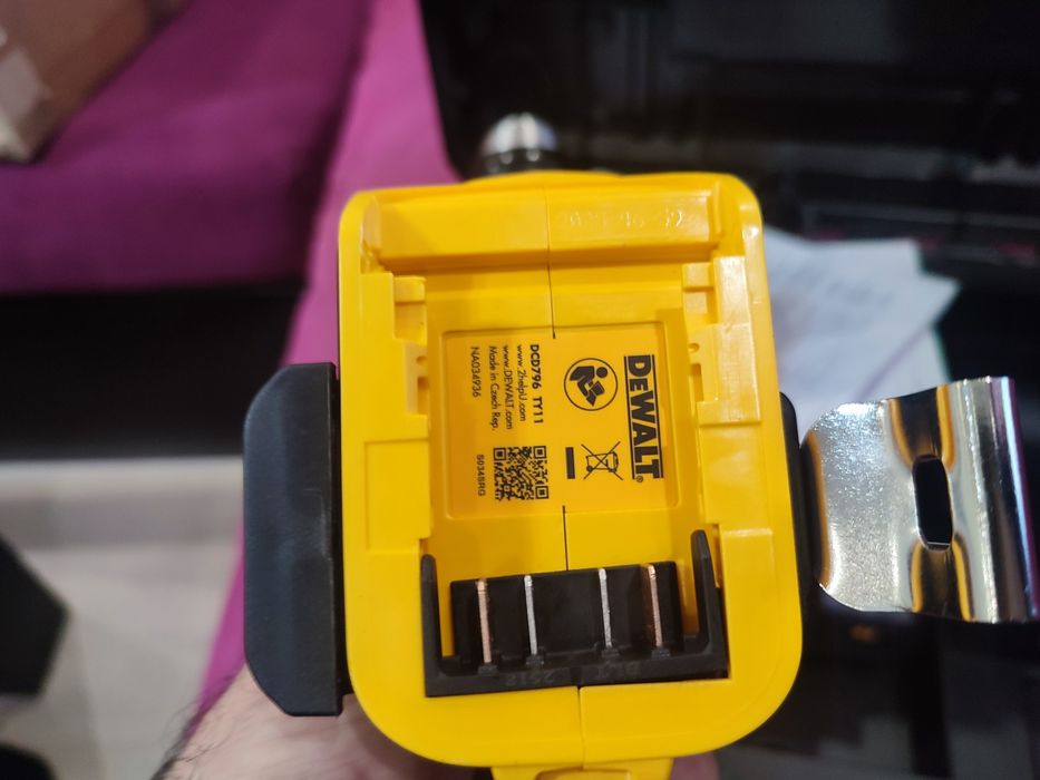 DeWALT DCD796 + Зарядно - 2025г.
