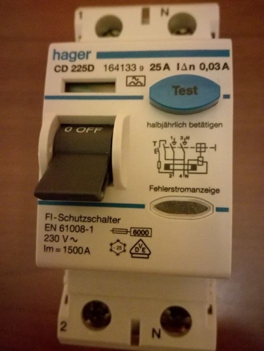 Hager-автоматичен прекъсвач 2/3 полюсен-НОВ