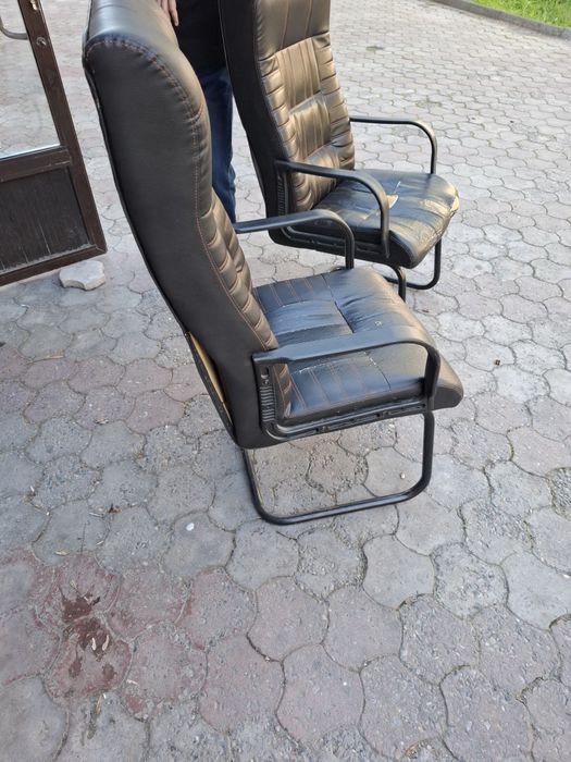 Кресло кожаная срочно