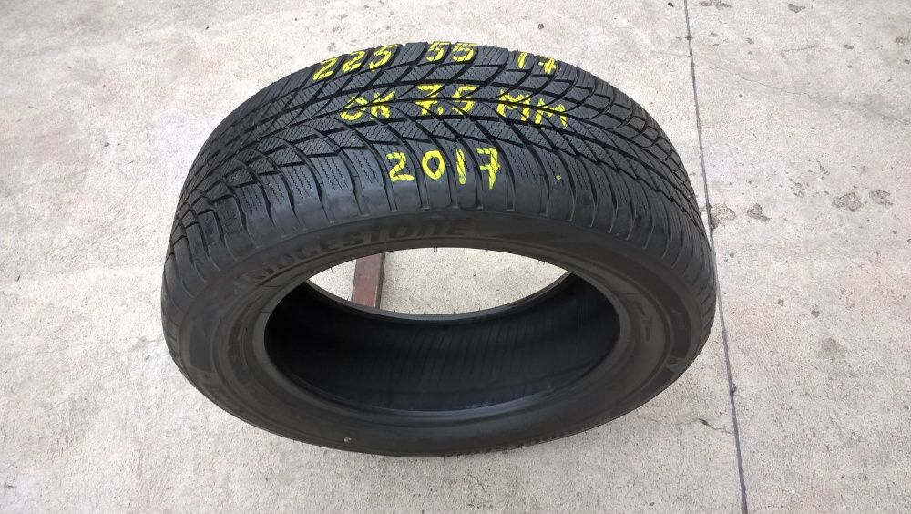 O anvelopa de iarna 225 55 17 bridgestone blizzak LM 001 cu 7,8 mm