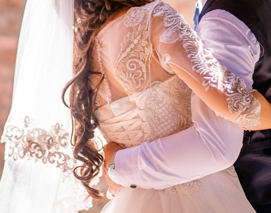 Vand rochie de mireasa DEOSEBITA