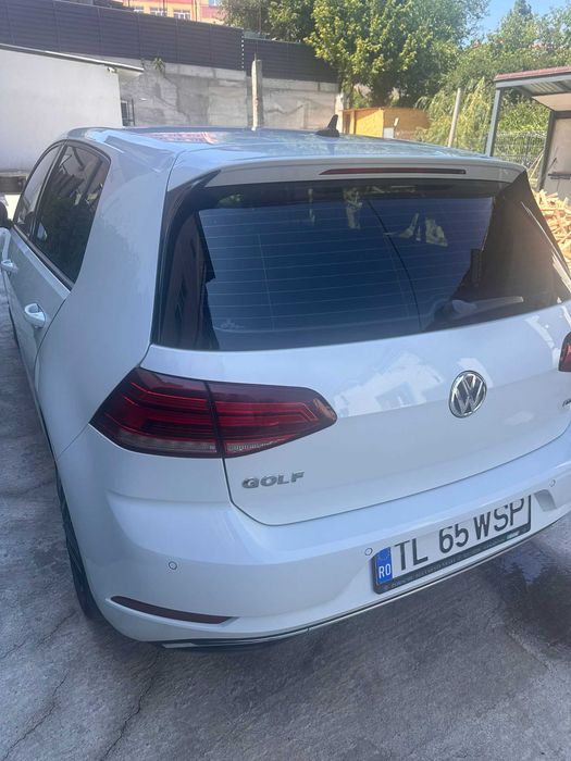 Volkswagen Golf 1.5 eTSI 150 cp blue motion