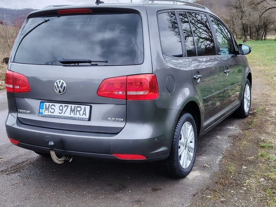 Vând VW Touran 2012