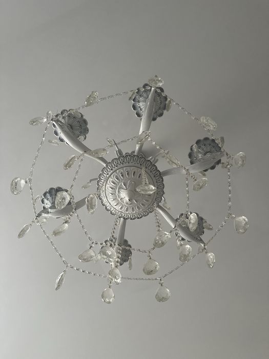 Люстра б/у  хорошем состоянии,