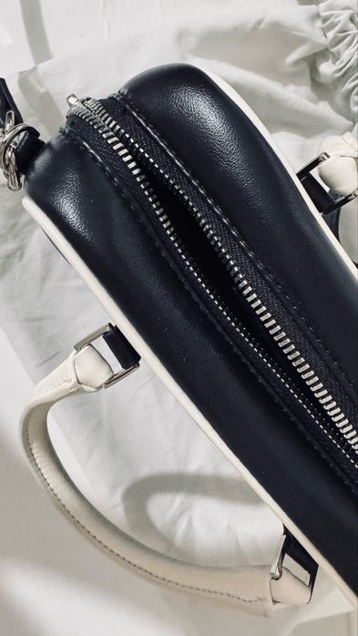 Продам сумку Charles & Keith