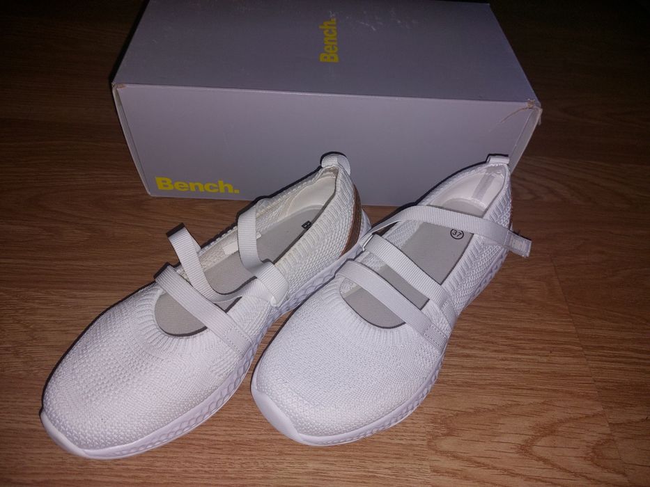 Papuci noi Bench mărimea 37