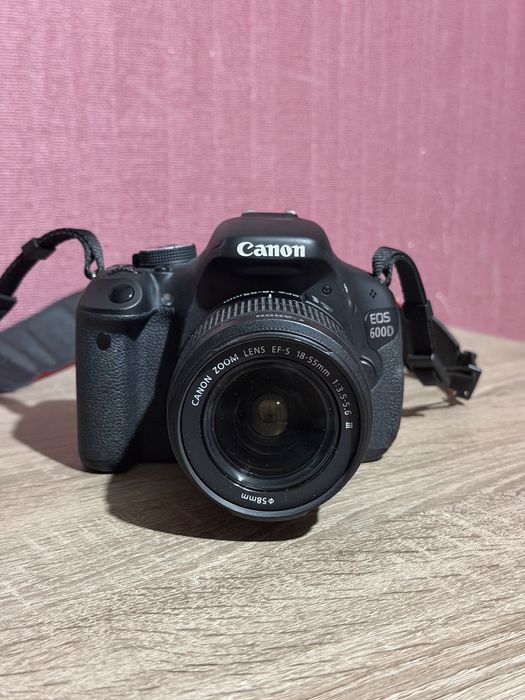 Фотоаппрат Canon EOS 600D