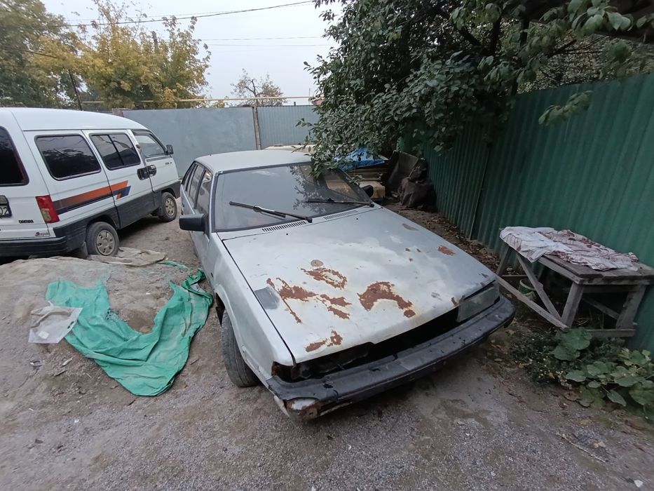 Продам Мазду 626 на запчасти