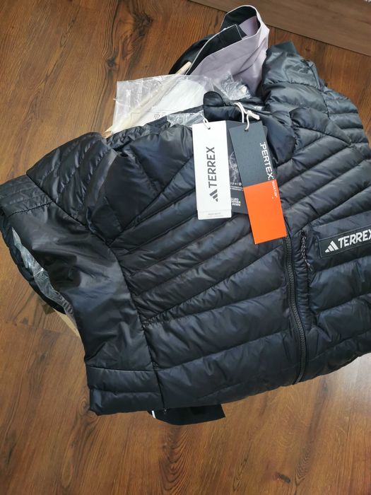 Lot haine Adidas Nike Jordan originale – noi cu etichetă, haine engros